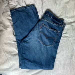 Levi’s 505 straight fit jeans. 100% cotton. 5 pocket classic jeans.